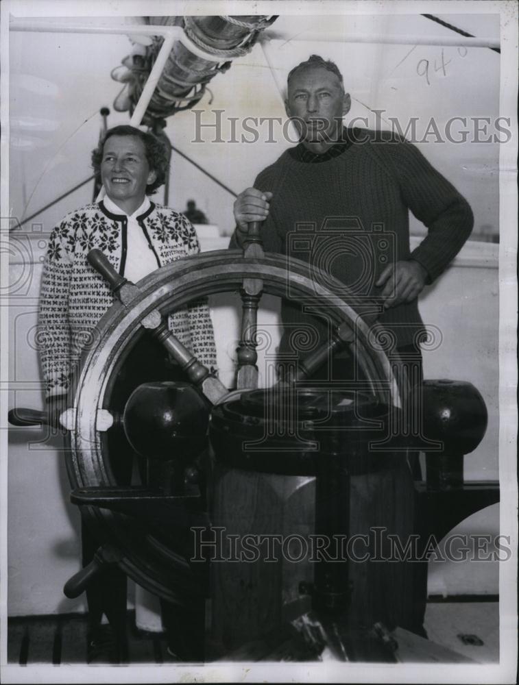 1958 Press Photo Capt Irving Johnson Completes Seventh Sailing Around The World - Historic Images