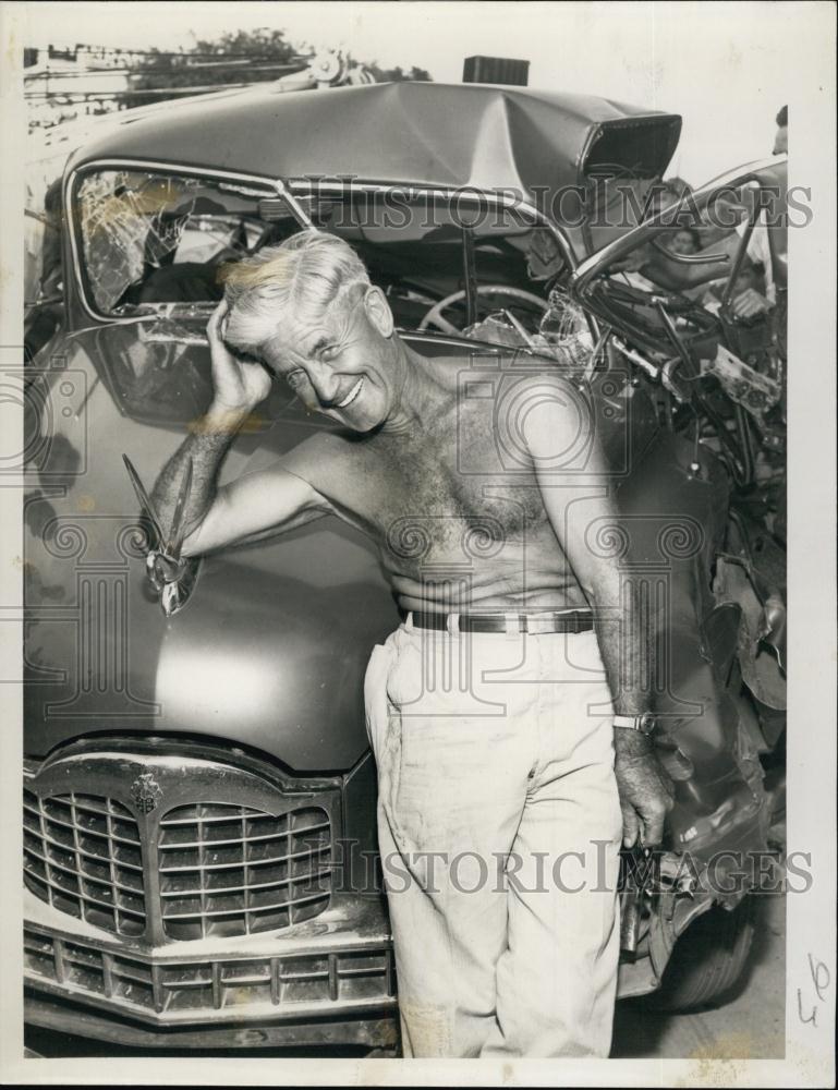 1953 Press Photo George Root Stands Next To Train-Wrecked 1949 Packard - Historic Images