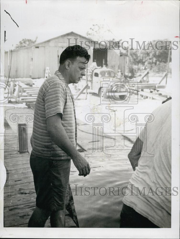 1960 Press Photo Bob Sturgeon helped rescue three children - RSL63401 - Historic Images