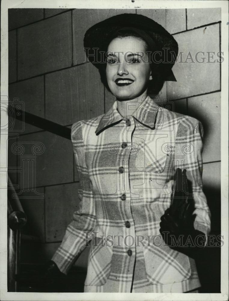 1941 Press Photo Mrs Nedra Sanders Evans, America&#39;s Most Beautiful Brunet Model - Historic Images