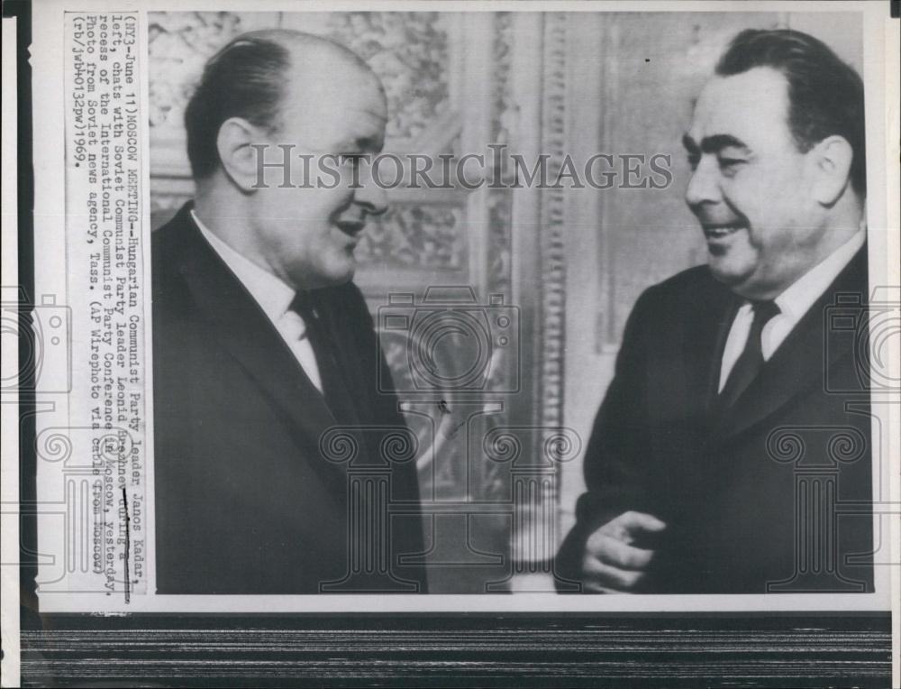 1969 Press Photo Hungarian Communist leader Janos Kadar with Leonid Brezhnev - Historic Images