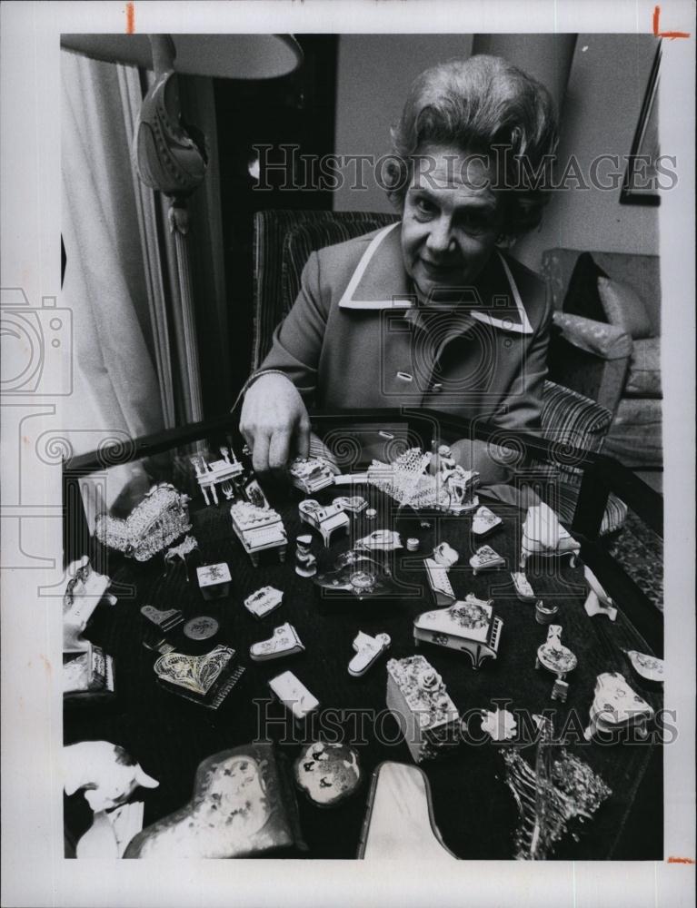 1975 Press Photo Lucy Estes started collecting miniature pianos - RSL94971 - Historic Images