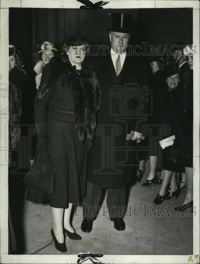 1940 Press Photo Postmaster James A Farley &amp; Wife At St Patrick&#39;s Cathedral - Historic Images