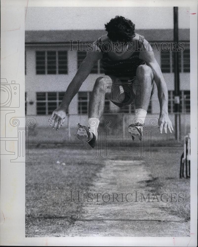 1973 Press Photo John Quinla, Bradenton long jump athlete - RSL92005 - Historic Images