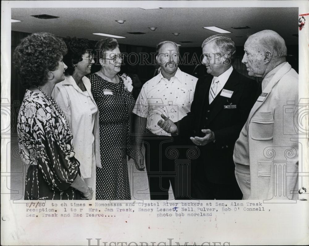 1980 Press Photo Senator Alan Trask D-Winterhaven with Supporters - RSL99253 - Historic Images