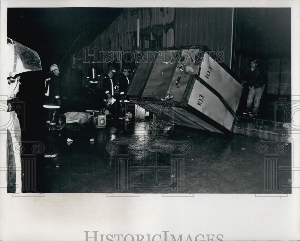 1976 Press Photo Oldsmar warehouse fire damage in Clearwater, Fla - RSL68921 - Historic Images