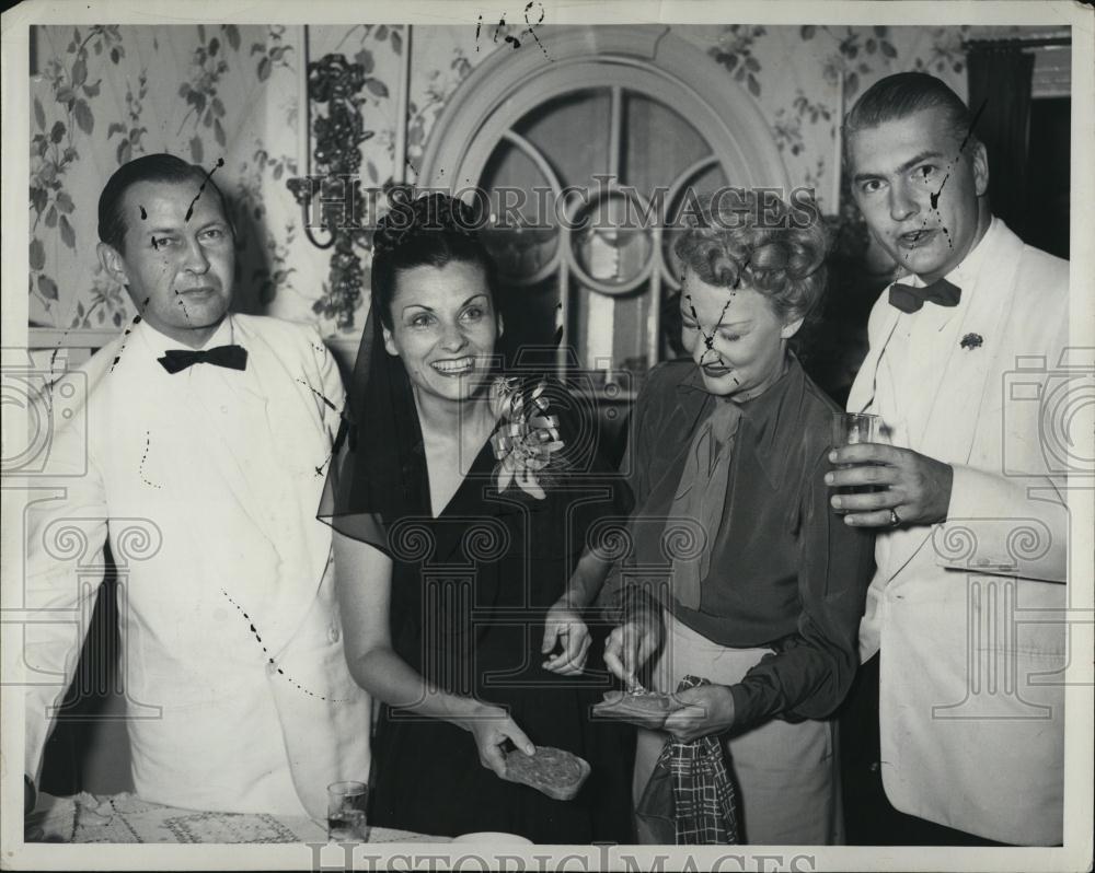 1947 Press Photo D Waterhouse,Mr &amp; Mrs Waterhouse &amp; Ed Jerome, B Johnson - Historic Images