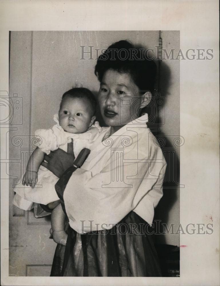 1963 Press Photo Pun Joe Kim (Mrs Carl James Powell) &amp; daughter Stella Jo Ann - Historic Images