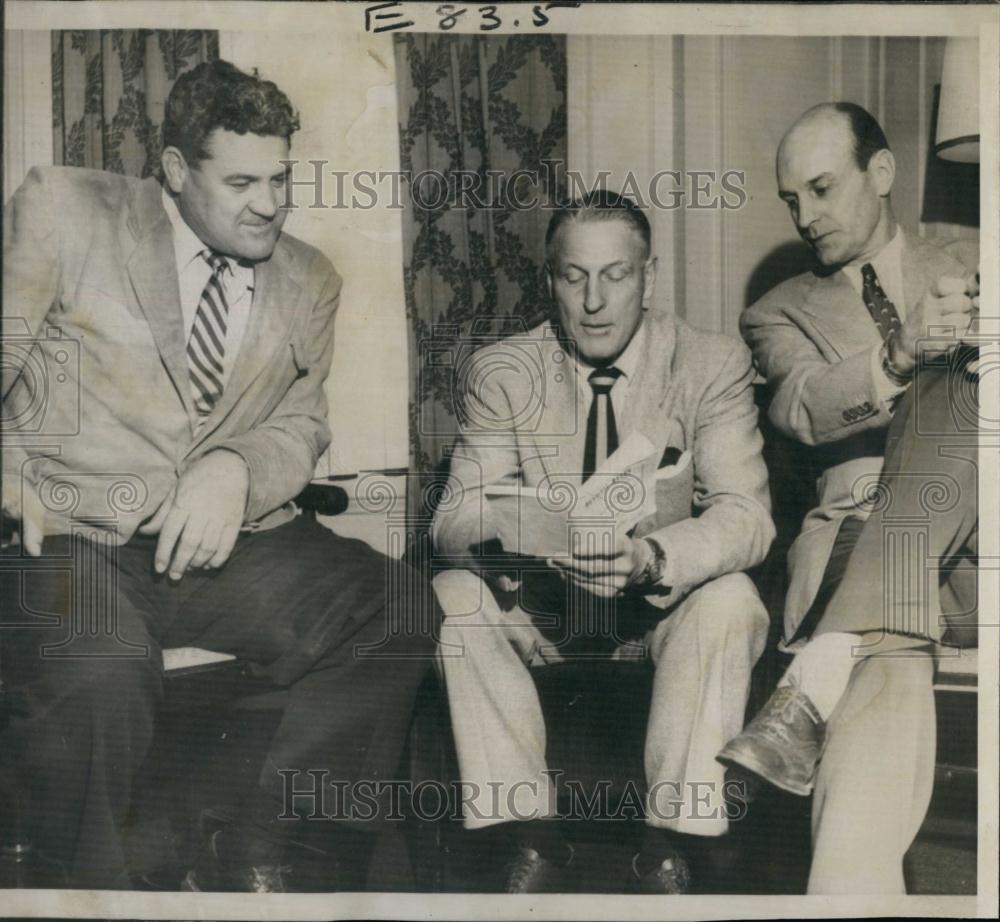 1951 Press Photo "Jumbo" Joe Stydahar coach of Los Angeles Rams - RSL66599 - Historic Images