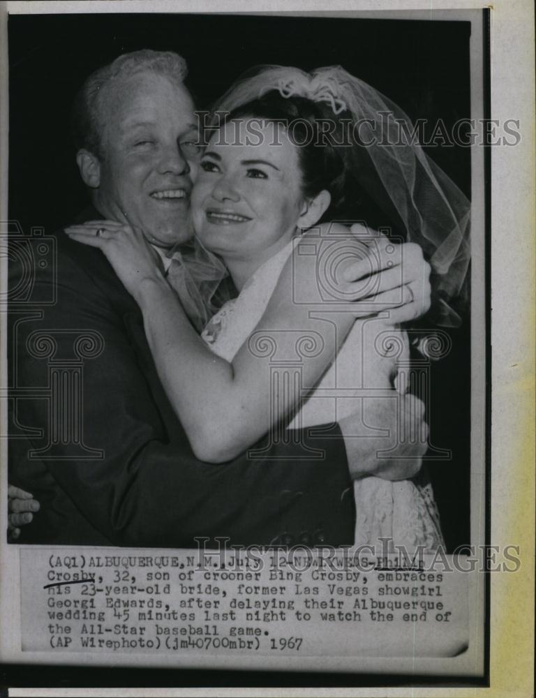 1967 Press Photo Philip Crosby with bride Georgi Edwards - RSL94905 - Historic Images