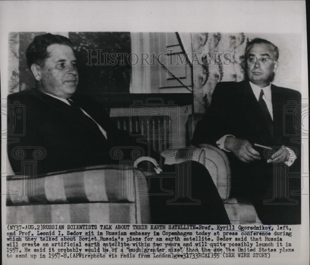 1957 Press Photo Prof Kyrill Ogorodnikov & Prof Leonid Sedov Russians - Historic Images