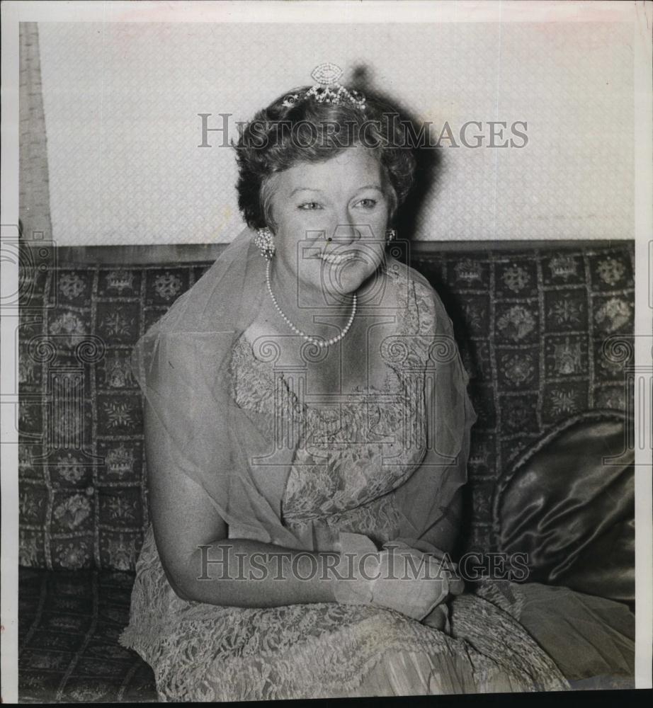 1961 Press Photo Mrs Arthur Van Valkenburg, Lions Club Outstanding Woman - Historic Images