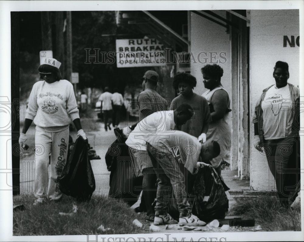 1990 Press Photo Members St Petersburg Junior College Harambee club - RSL98797 - Historic Images