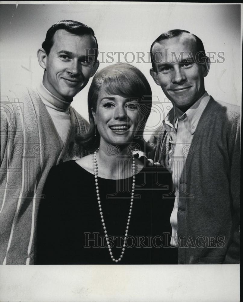 1967 Press Photo The Smothers Brothers Thomas and Richard - RSL41017 - Historic Images