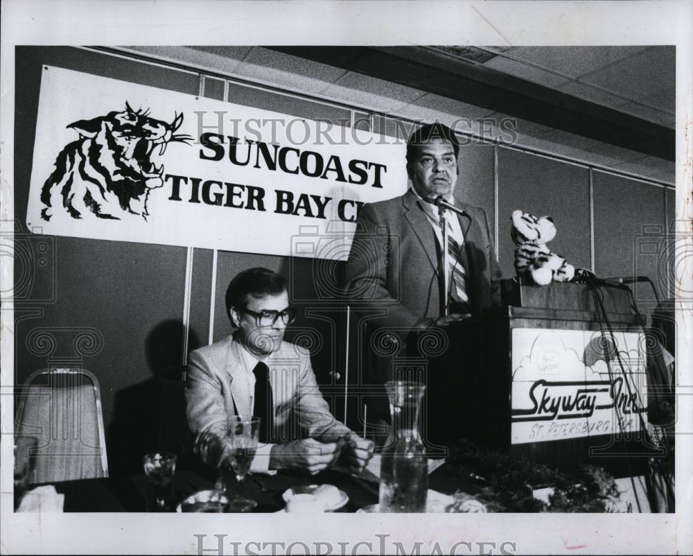 1983 Press Photo Jerome Palumbo at Suncoast Tiger Bay Club Inc meeting - Historic Images