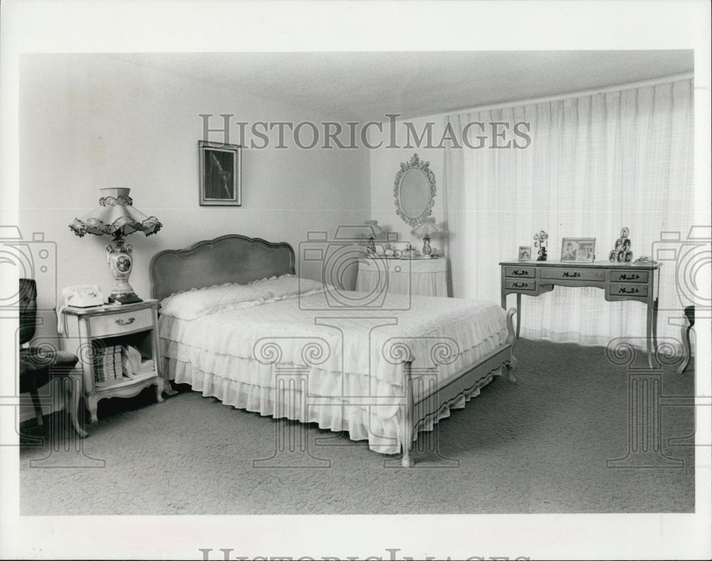 1981 Press Photo Master Bedroom of Elliott &amp; Bess Saohin - RSL68709 - Historic Images