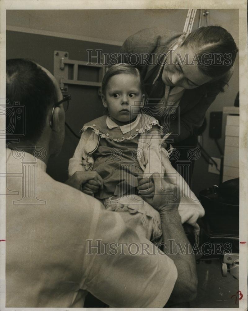 1959 Press Photo Mrs Joseph Willoughby &amp; daughter Hazel Willoughby - RSL93793 - Historic Images