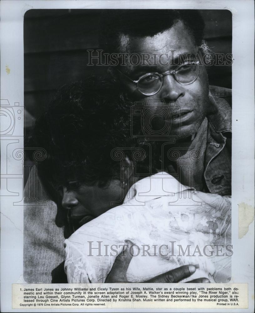 1976 Press Photo Actor James Earl Jones In "The River Niger" - RSL83223 - Historic Images