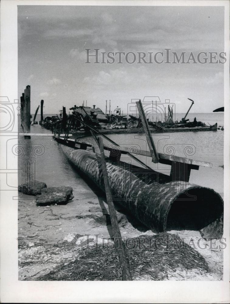 1971 Press Photo Fishermen Using Burnt Barge to Fish Off Of - RSL64777 - Historic Images