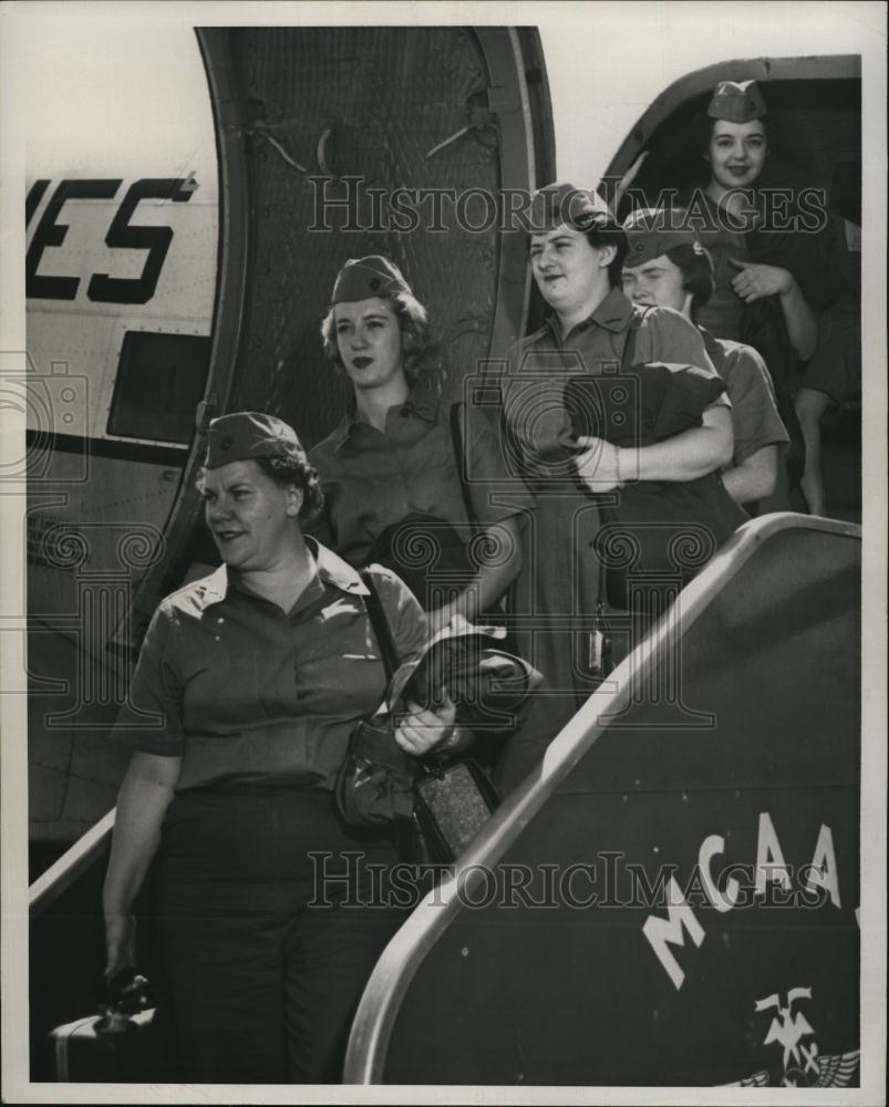 1957 Press Photo Women&#39;s Marines Co, E Nordahl,D Vetromile,D Wager,R Nelson - Historic Images