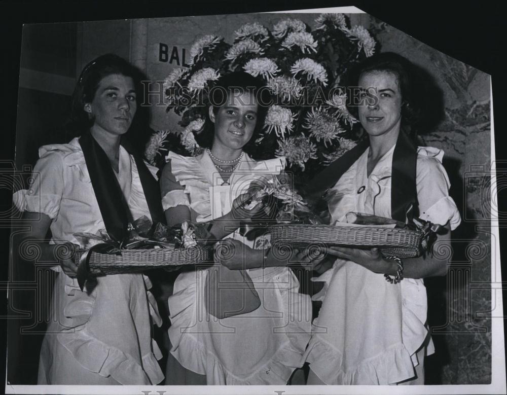 Press Photo Anne ropes Mareleeds Chamberlain Mary Lee Bennett Work Show - Historic Images