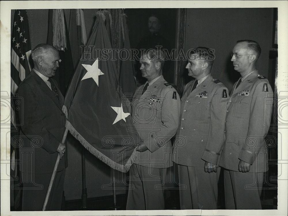 1955 Press Photo Maj Gen Alred Tuckerman &amp; Brig Gen Richard Henshaw promoted - Historic Images