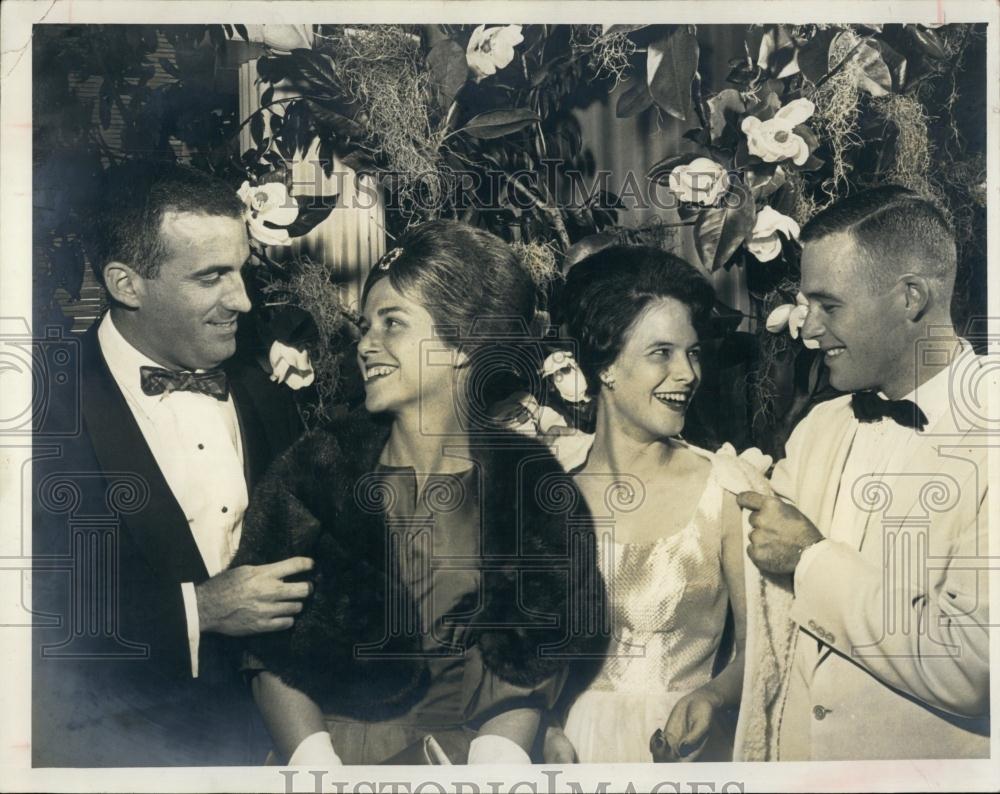 1963 Press Photo Dance of Phi Delta Theata Fraternity with Mrand MrsPaul Welch - Historic Images