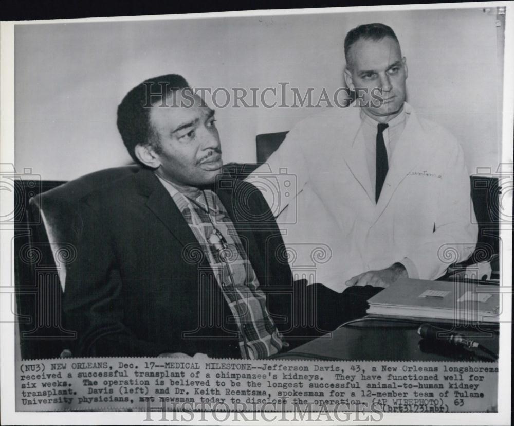 1963 Press Photo Jefferson Davis &amp; his doctor Keith Reemtsmakidney transplant - Historic Images