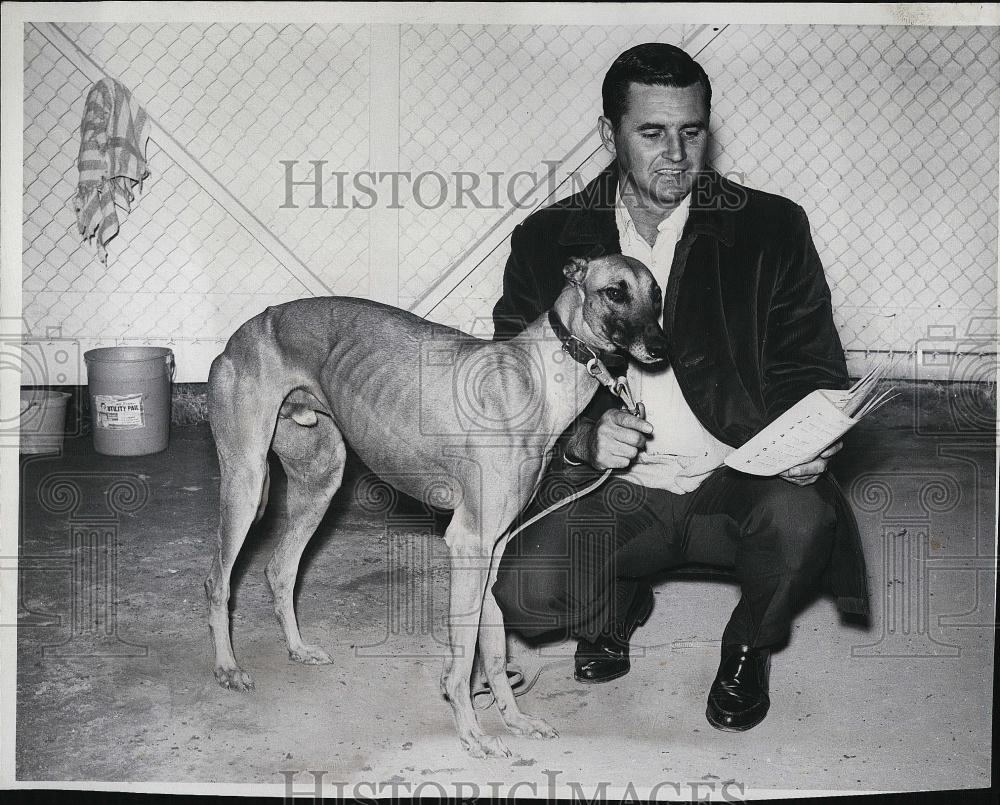 1967 Press Photo Bob Crocket with Ace Gallant Aztec, De Rowe Trainer Scores - Historic Images