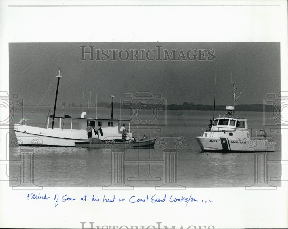 1980 Press Photo Coast Guard, Harry McArdle&#39;s Fishing Boat, Spray, Gene Thomas - Historic Images