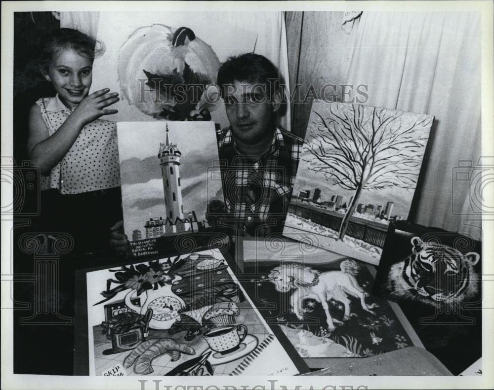 1988 Press Photo Artist/Cab Driver Richard Backhouse his Art Selection - Historic Images