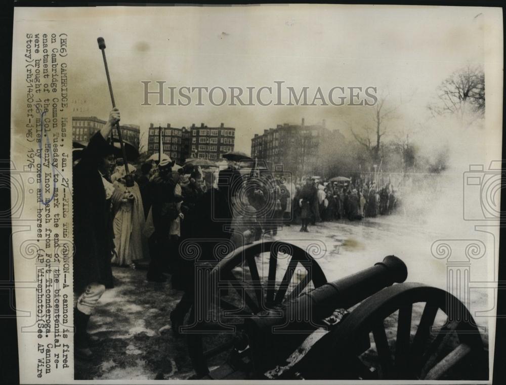 1976 Press Photo Cannon Fired During Reenactment Of Henry Cox March - RSL86165 - Historic Images