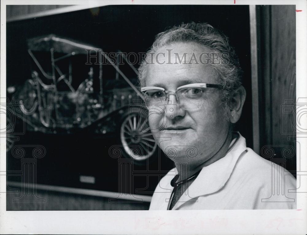 1971 Press Photo Dr Thomas Quehl Pharmacists - RSL68073 - Historic Images