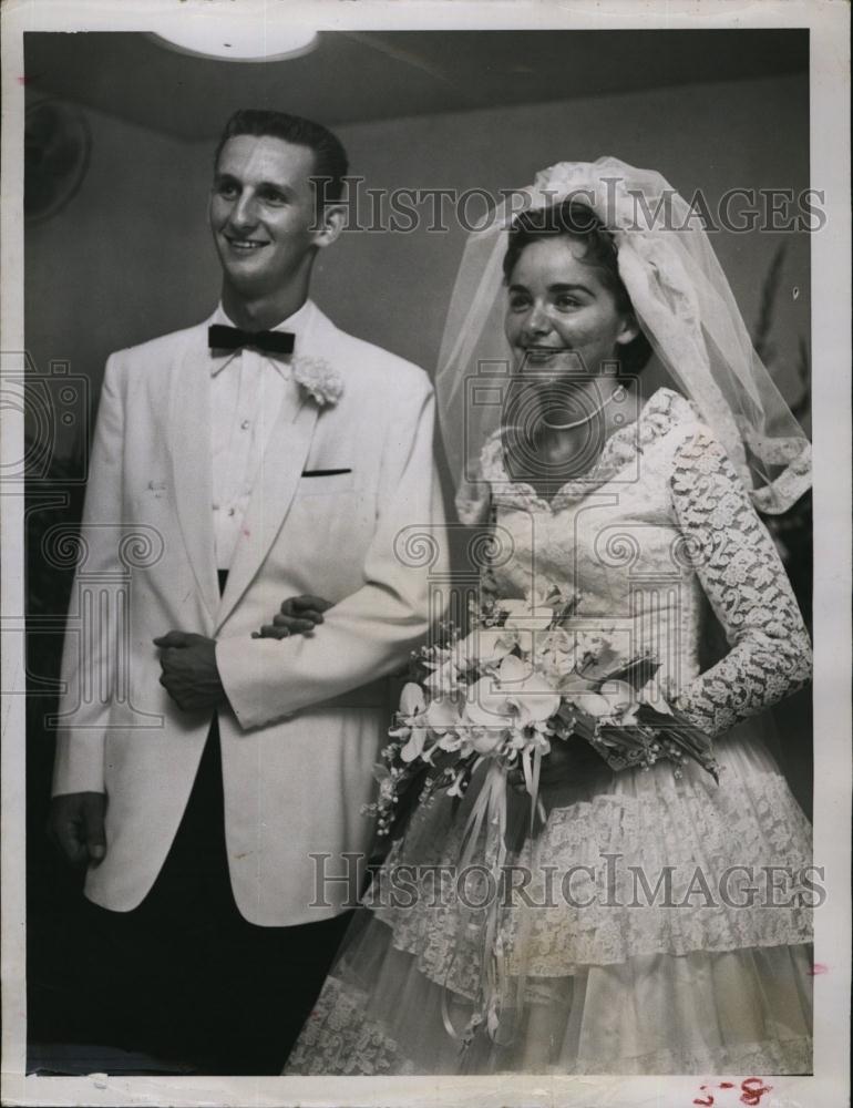 1958 Press Photo Mr and Mrs Allen A Wilson Wedding - RSL93737 - Historic Images