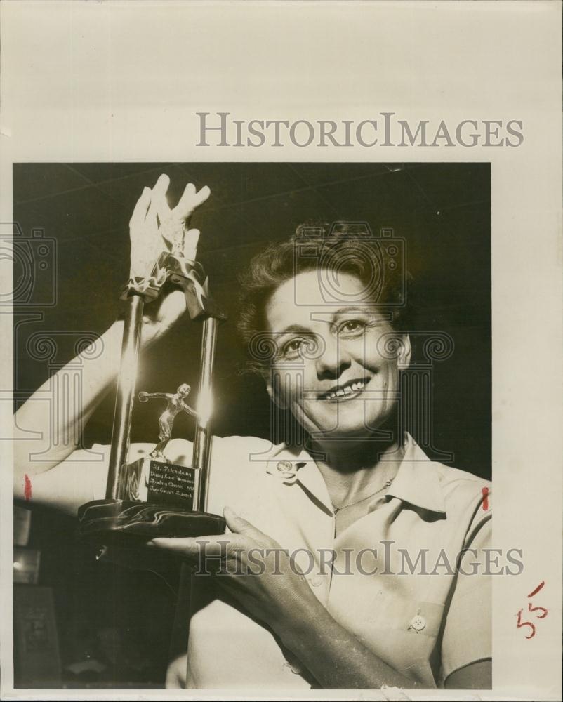 1957 Press Photo Bowling Skip Quessenberry - RSL64985 - Historic Images