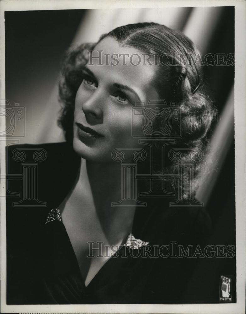 1945 Press Photo Anne Sterrit &quot;Our Gal Sunday&quot; - RSL80393 - Historic Images