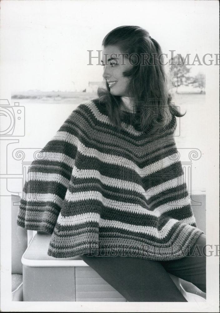 1971 Press Photo Gaily Striped Crochet Poncho - RSL59493 - Historic Images