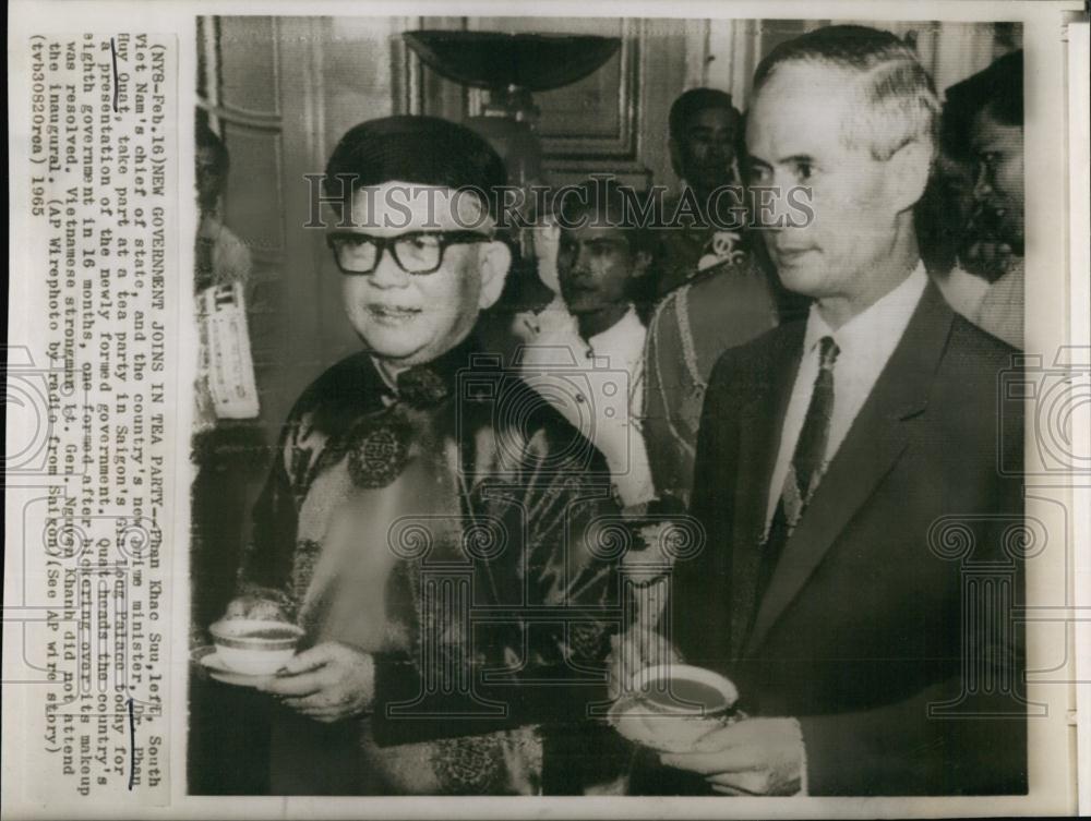 1965 Press Photo Phan Khac Suu, South Vietnam Chief Of State, Dr Phan Huy Quat - Historic Images