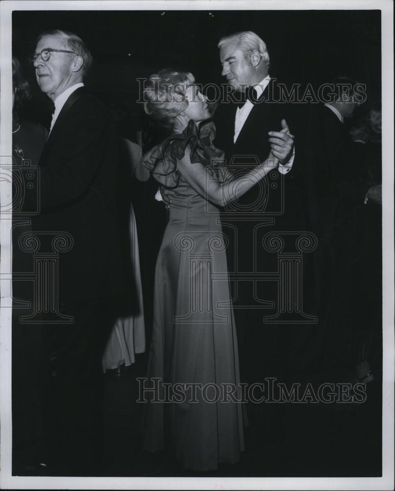 1976 Press Photo Mr &amp; Mrs Henry G Vilkers on the dance floor - RSL78613 - Historic Images