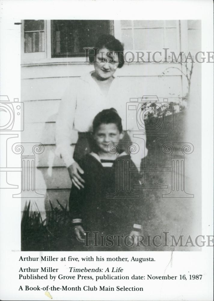 1988 Press Photo Author Arthur Miller With Mother Augusta - RSL59591 - Historic Images