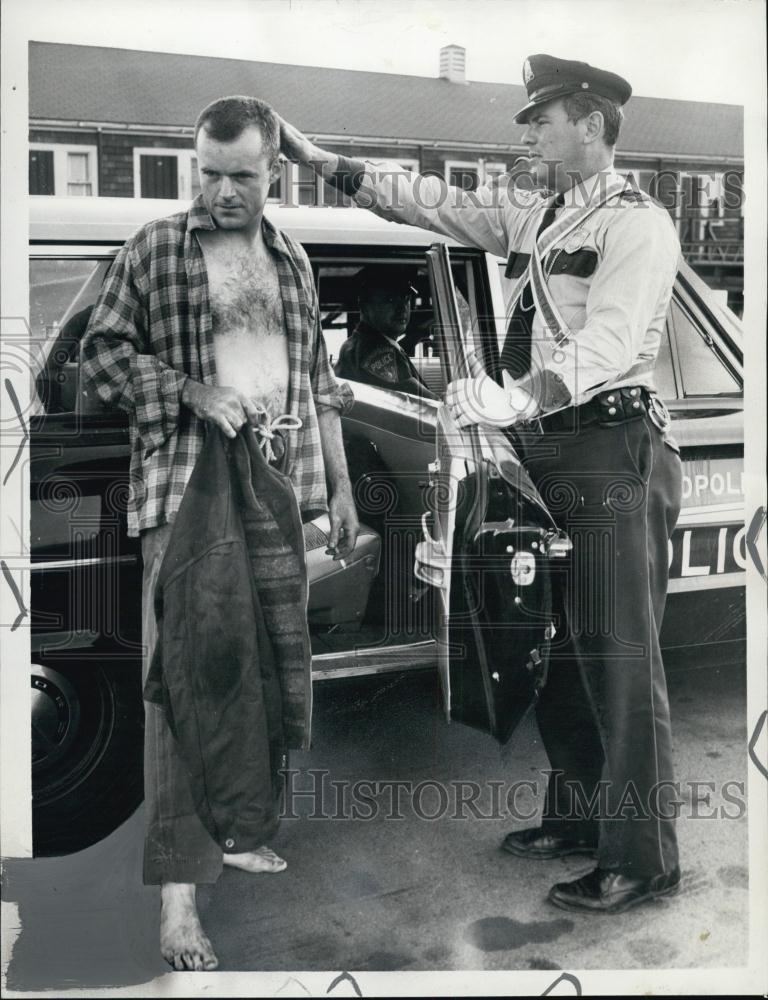 1964 Press Photo Francis Dudley and Harold Ward After Boating Accident - Historic Images