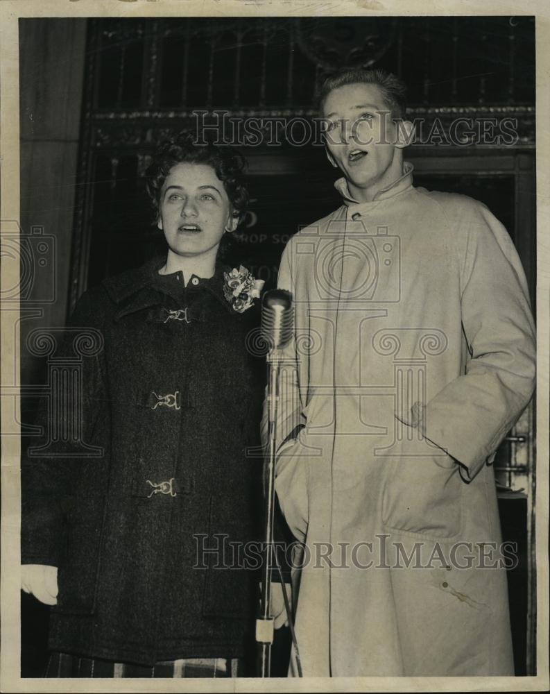 1959 Press Photo Gene :Lancaster Rosemarie Bombara - RSL45687 - Historic Images