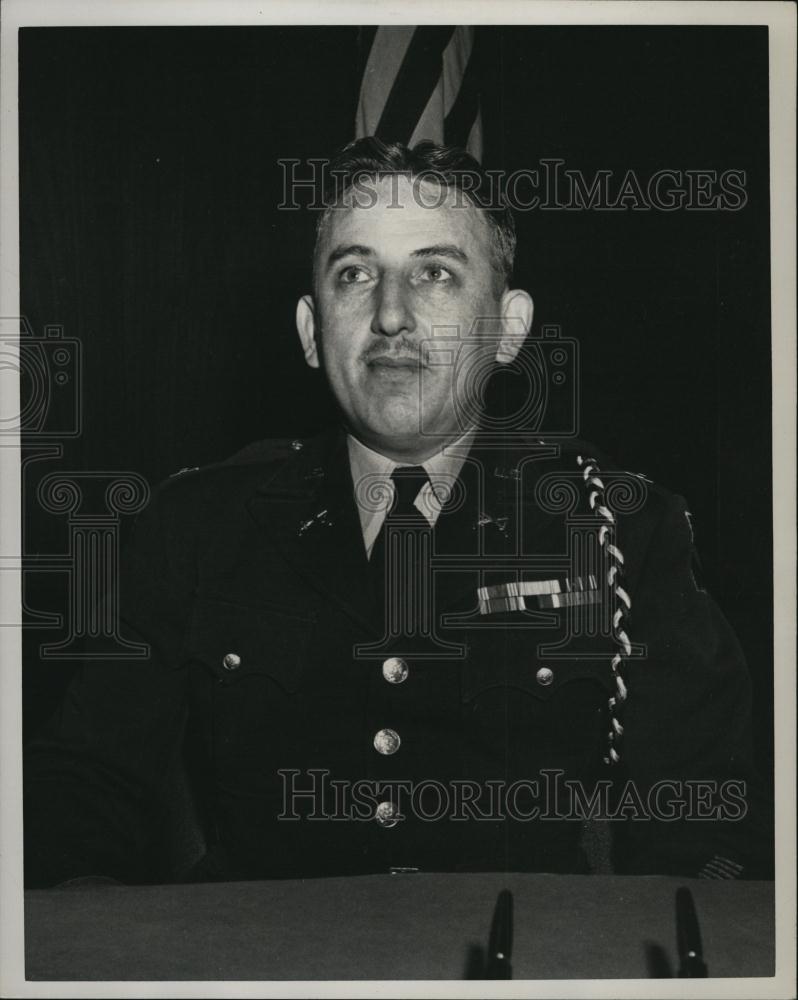 1953 Press Photo Captain Lester Zucker Command First Army CID Unit - RSL41111 - Historic Images