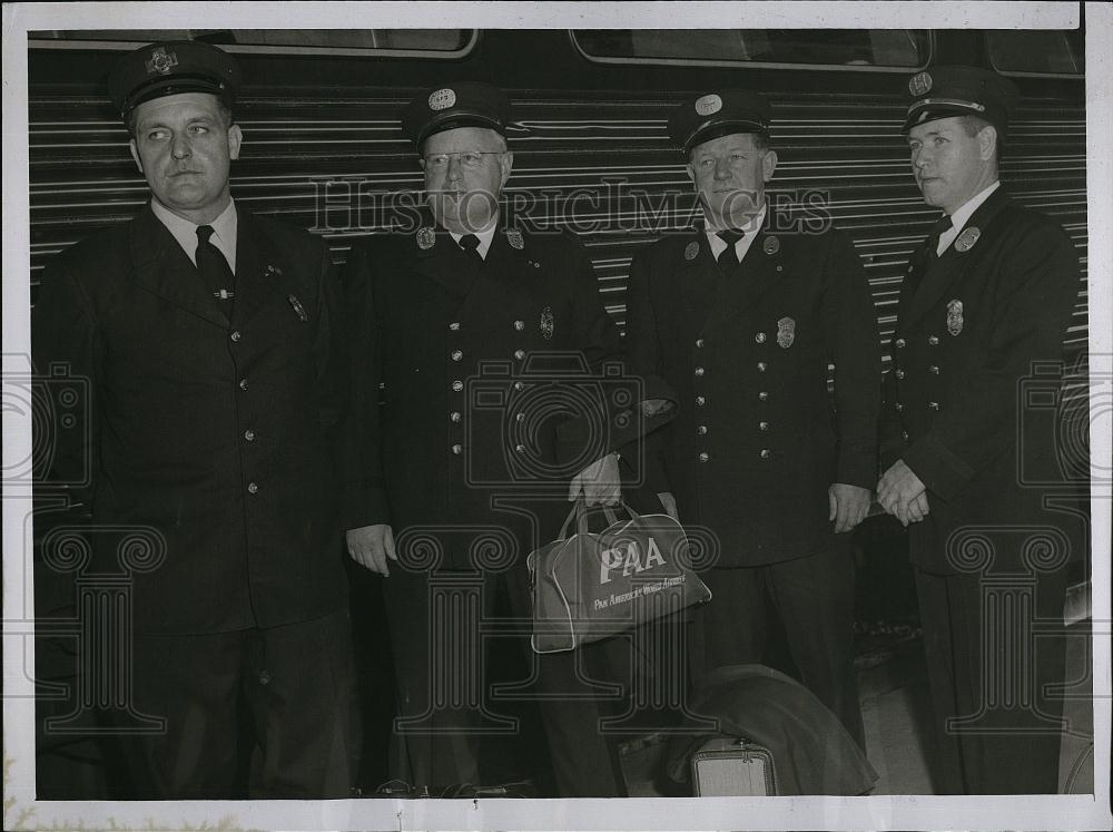 1954 Press Photo Stephen Sargas, H McClennan, Gerard Melia, W Maraghy, Firemen - Historic Images