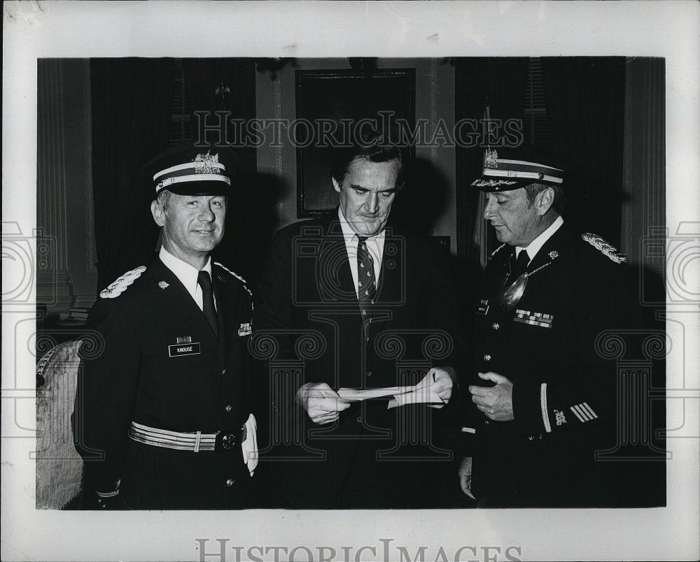 Press Photo Cpt Barry Driscoll and Paul Knouse - RSL85121 - Historic Images