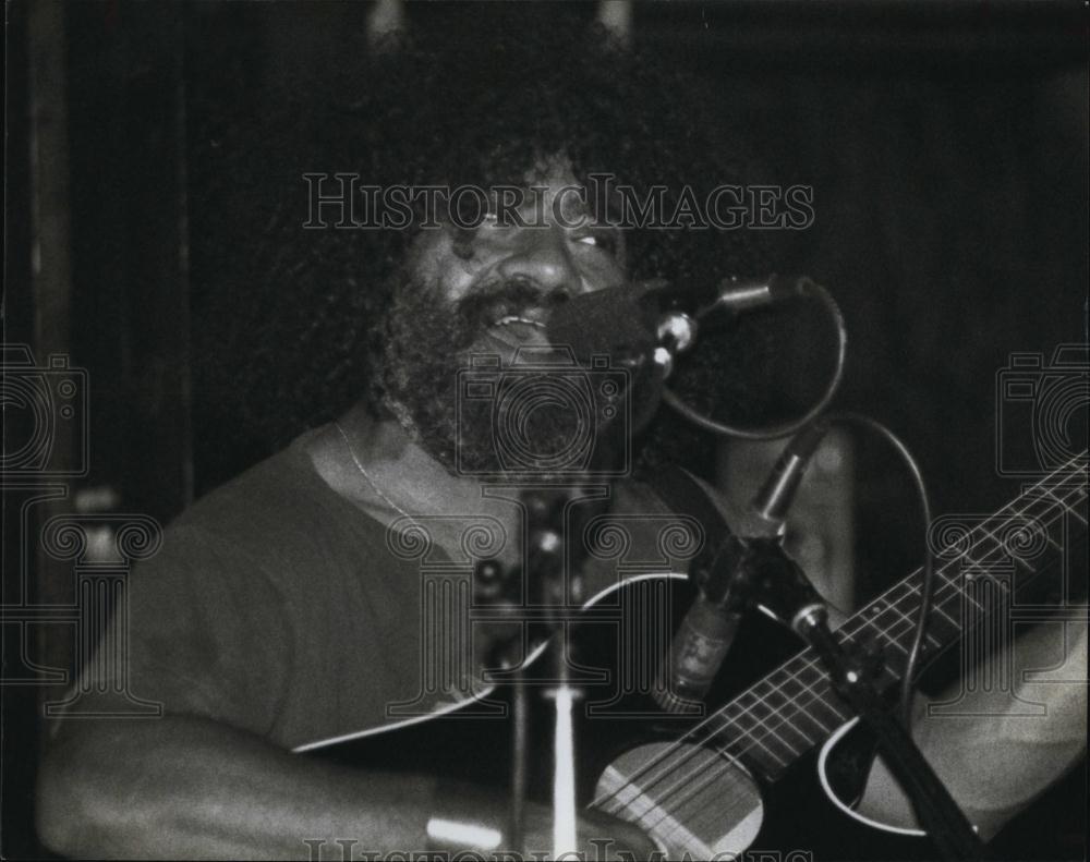 1986 Press Photo Hector, Musician At Bradley&#39;s Tavern - RSL98941 - Historic Images