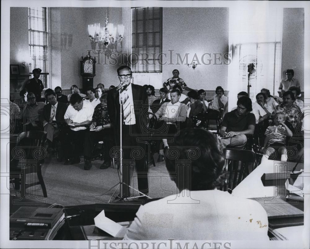 1976 Press Photo Charles Awl Agent of Local 12 Plumbers union - RSL87109 - Historic Images