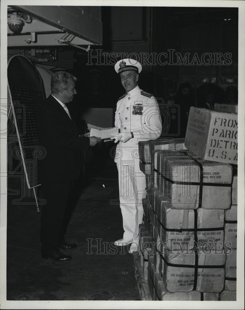 1962 Press Photo Dodecanese Islands Prefect Andrew Iannou Rear Admiral Weeks - Historic Images