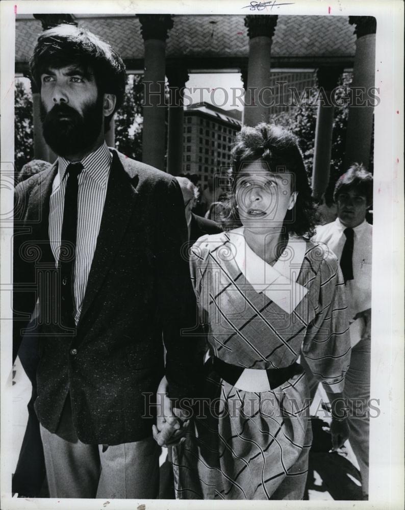 1985 Press Photo Ralph Richards &amp; Wife Arraignment At Superior Court - RSL84767 - Historic Images