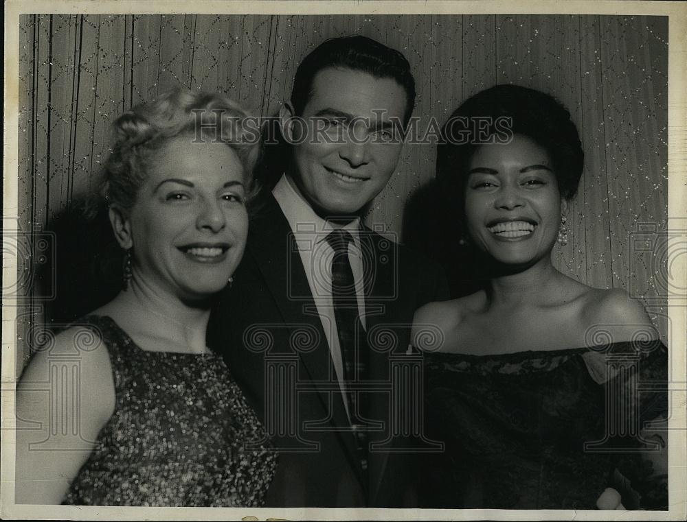 1958 Press Photo Ann McDonnel, Bill Marlowe and Abbey Lincoln - RSL89777 - Historic Images